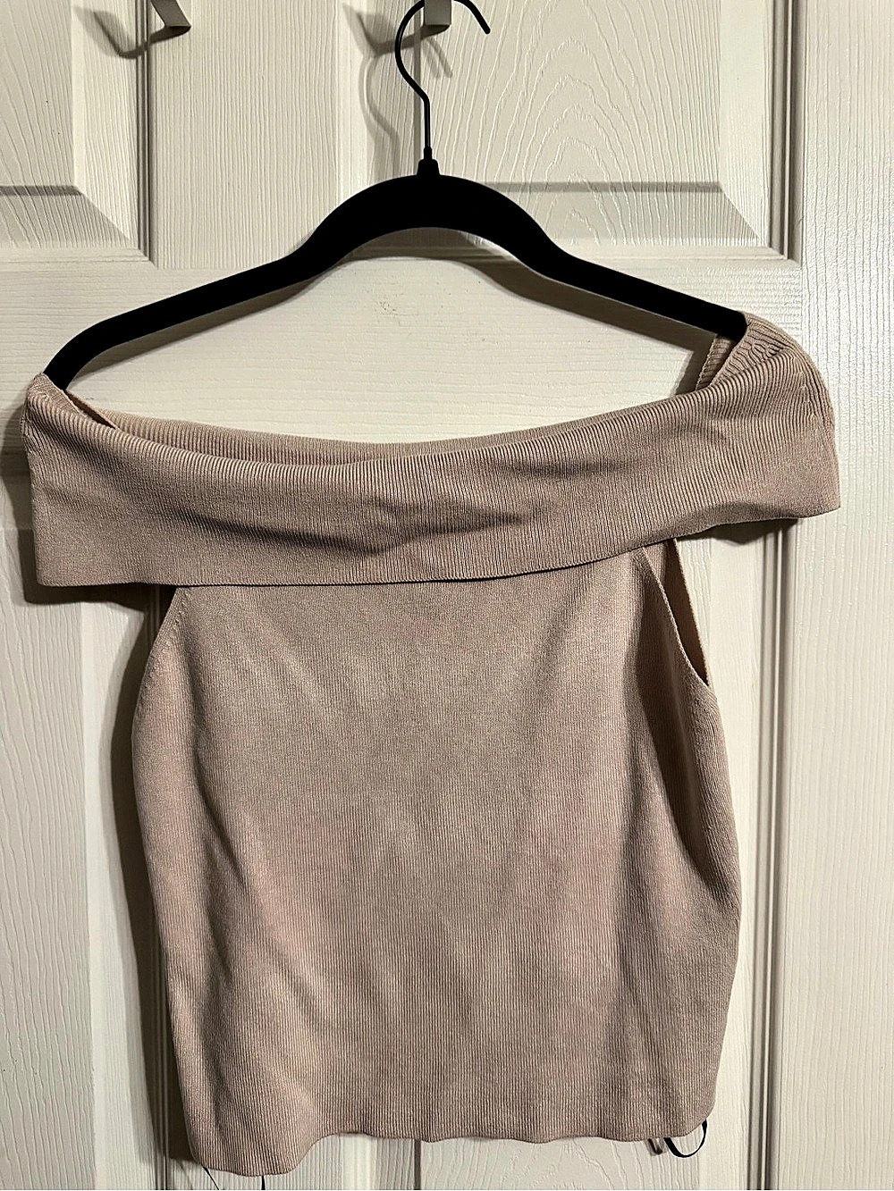 H&Medium Off-Shoulder Ribbed Top in Brown Size Medium